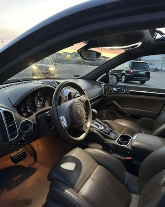 Porsche Cayenne cena 221400 przebieg: 77000, rok produkcji 2013 z Słupsk małe 781